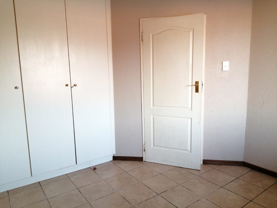2 Bedroom Property for Sale in Rustenburg Central North West